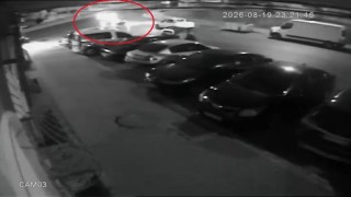 Motosiklet ile taksi kafa kafaya çarpıştı