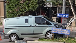 Mudanyada zırhlı banka aracı elektrik direğine çarptı