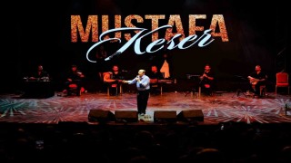 Mustafa Keserden müzik ve kahkaha dolu gece
