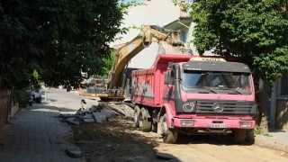 Nazillide 6 sokakta eş zamanlı asfalt mesaisi