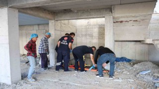 Nevşehirde kontrol için gittiği inşaatın asansör boşluğuna düşen mühendis ağır yaralandı