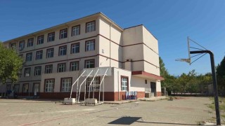 Orhangazideki meslek lisesinin yıkımına başlandı