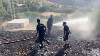 Örtü yangını söndürüldü
