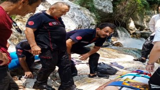 Osmaniye’de Muhtar Kayalıklardan Düşerek Yaralandı