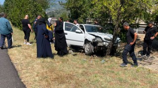 Osmaniye'de Otomobil Ağaca Çarptı: 1 Yaralı