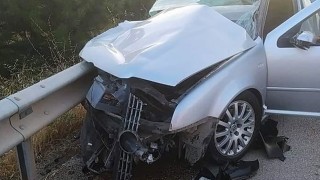 Otomobil ile yolcu otobüsü çarpıştı: 1 ölü
