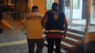 Otomobilin camını taşla kırıp kaçmıştı, yakalandı