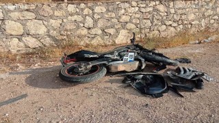 Otomobille kafa kafaya çarpışan motosikletin sürücüsü hayatını kaybetti
