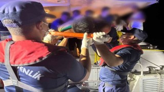 Özel teknesinde rahatsızlanan vatandaşa Sahil Güvenlikten tıbbi tahliye