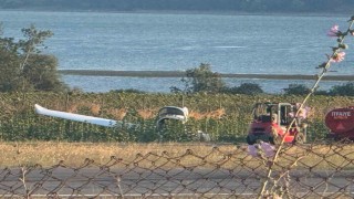 Özel uçuş okuluna ait eğitim uçağı pistten çıktı: Pilot öğrenci yaralandı