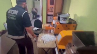 Pendikte kaçak tütün operasyonu: 440 kilogram tütün ve 328 bin 200 makaron ele geçirildi