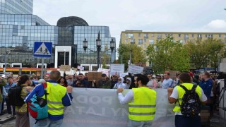 Polonya'daki göçmenlerden uzayan ikamet işlemlerine karşı ilk protesto