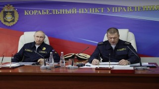 Putin, Pasifik Filosunun amiral gemisi Varyag kruvazörünü gezdi