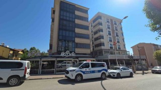 Safranboluda 4. kattan düşen genç kız ağır yaralandı: Kafenin tentesi hayatta tuttu
