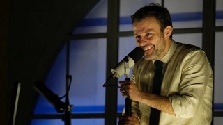 Salih Bademciden tek kişilik tiyatro performansı: Sesler