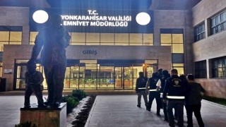 Sanayiye tamir için bırakılan otomobili çalan 3 kişiyi polis yakaladı