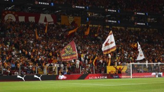 Sarı-kırmızılı taraftarlar, Yönetim istifa tezahüratı yaptı
