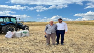 Sarıkamış Müftüsü Divani, tarlada çalışan çiftçilerle buluştu