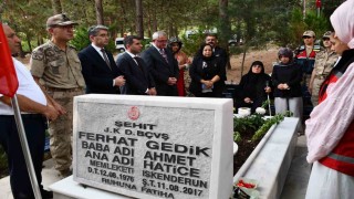 Şehit Başçavuş Ferhat Gedik mezarı başında anıldı