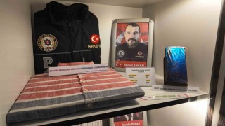 Şehit polis memurunun saçma isabet eden telefonu müzede görenleri duygulandırıyor