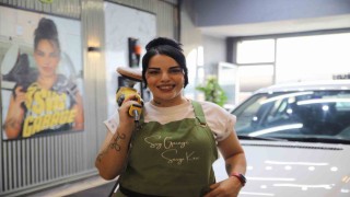 Sekreter olarak başladığı oto kaplama sektöründe kendi işinin patronu oldu