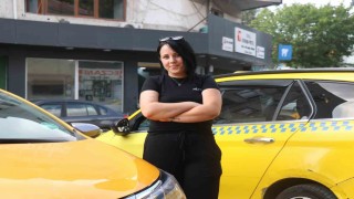 Servis şoförlüğünden taksiciliğe: Erkeklere meydan okuyan kadın