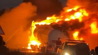 Seyir halindeki yakıt tankerinde yangın çıktı, alevler ormana sıçradı