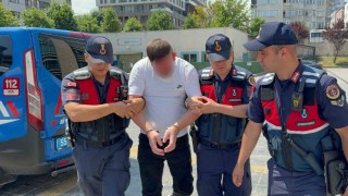 Silahlı tehdit suçundan 9 yıl hapis cezası ile aranan şahıs yakalandı