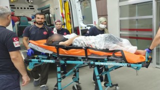 Sinir krizi geçiren kadın kendini bıçakladı