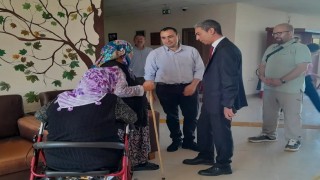 Sinopta huzurevi sakinlerine sürpriz doğum günü