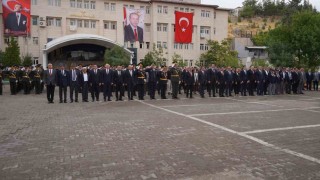 Şırnakta 30 Ağustos coşkusu yağmura meydan okudu