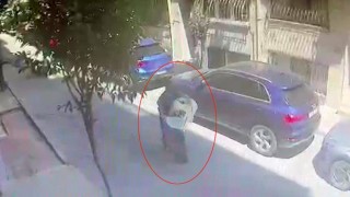 Şişlide girdiği evdeki klima ve televizyonu çalan hırsız önce kameralara, sonra polise yakalandı
