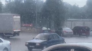 Sivrihisarda sağanak yağmur etkili oldu