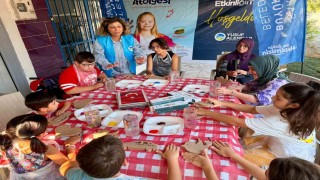 Sokak sokak dolaşarak bin engelli bireyin yüzünü güldürdüler
