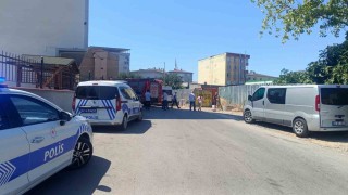 Sultanbeylide çatıyı kaldırmaya çalışan 2 işçi altında kaldı: 1i ağır yaralı