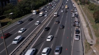Sultangazide 10 araç birbirine girdi: Trafik yoğunluğu havadan görüntülendi