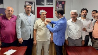Sumbas’ta Yeni Üyelere AK Parti Rozeti Takıldı