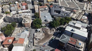 Suriçi Cami Kebirde hem tarih gün yüzüne çıkıyor, hem esnafın yüzü gülüyor