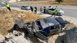 Takla atan otomobil hurdaya döndü: 1 yaralı