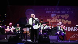 Talasta vefa parka, türküler meydana taştı