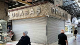 Tarihi çarşının köklü kuyumcusu kepenk indirdi, mağdurlar emniyete koştu