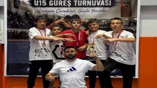 Tavşanlı güreş takımı U 15lerde Sakaryada şampiyon oldu