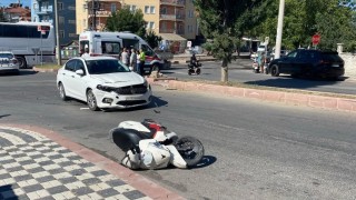 Tavşanlıda otomobil ile motosiklet çarpıştı: 1 yaralı
