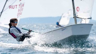 TAYK-Eker Olympos Regattada genç yelkenciler Marmarada rüzgârla yarıştı