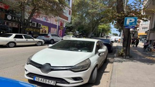 Ters yönden gelen sürücüsü uyarılara kulak asmadı