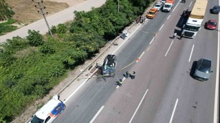 Tıra arkadan çarpan otomobilin tavanı koptu: Uzman onbaşı hayatını kaybetti