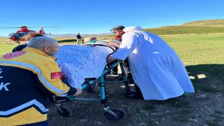 Trabzondaki Eğrisu Yaylasında düşerek yaralanan hasta, ambulans uçakla Kanuni Eğitim ve Araştırma Hastanesine getirildi