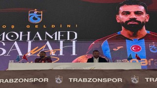 Trabzonsporda Salah yaklaşık 30 bin taraftar önünde imza attı