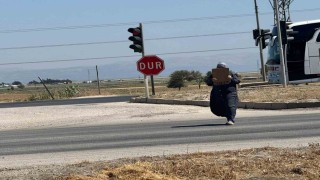 Trafik ışıklarındaki dilenciler, zabıtayla karşılaşınca arkalarına bakmadan kaçtılar