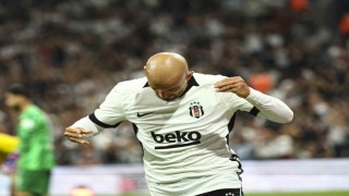 Trendyol Süper Lig: Beşiktaş: 1 - Eyüpspor: 0 (İlk yarı)